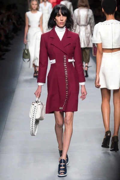 Look 10